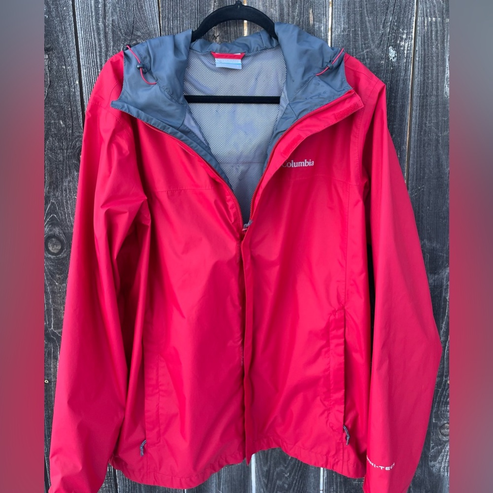 Columbia OmniTech Men’s Rain/Wind Lightweight Jacket. Size L